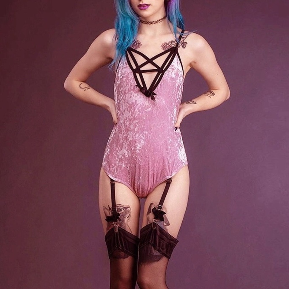 Pastel Velvet Pentagram Suspender Bodysuit - Picture 3 of 8